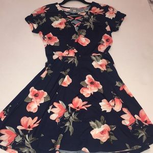 Adorable floral dress🌺